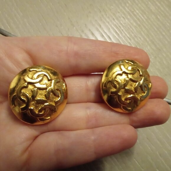 Chanel Vintage Clip-On Earrings ๐ Interlocking CCs RARE - Picture 6 of 14